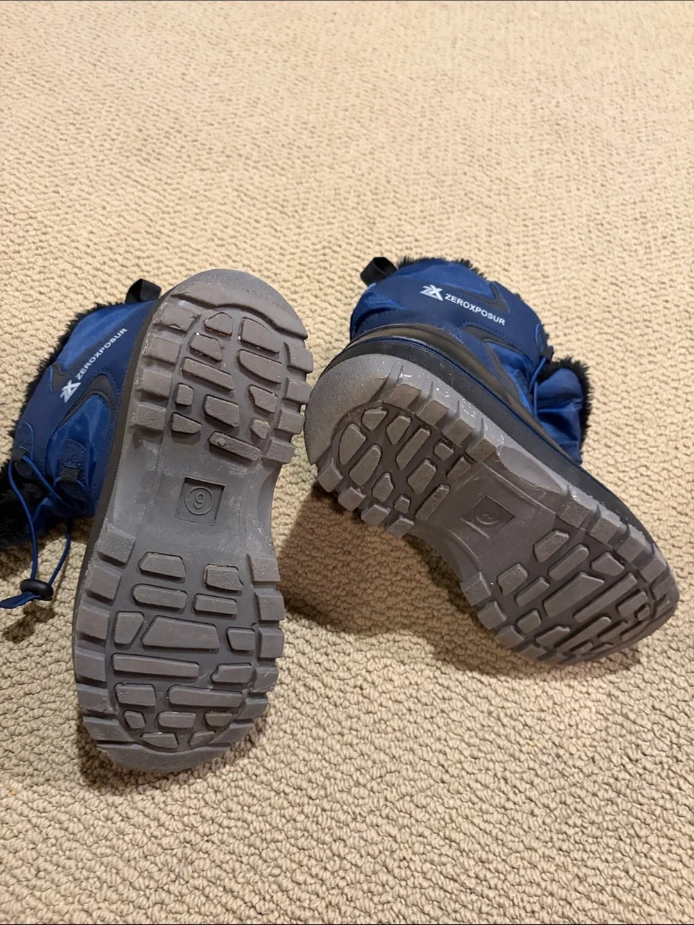 ZeroXposur Kids' Navy Blue and Black Insulated Snow Boots